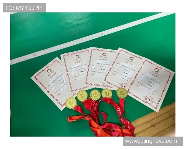 上海羽毛球队在世界锦标赛积分榜上以98分稳居第一名展现强大实力 上海羽毛球队在世界锦标赛积分榜上以98分稳居第一名展现强大实力