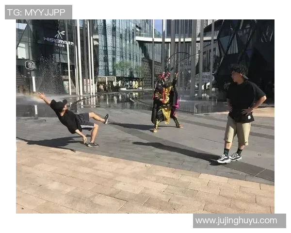 大猩猩意外成足球明星引发热议球迷热情高涨的背后故事