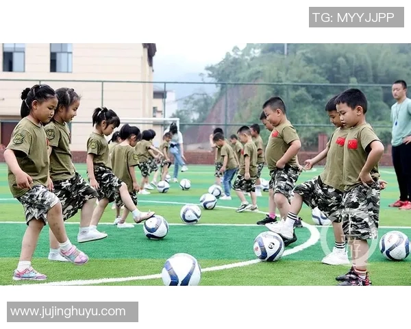 足球明星与孩子们共舞梦想在广告中传递快乐与希望的力量