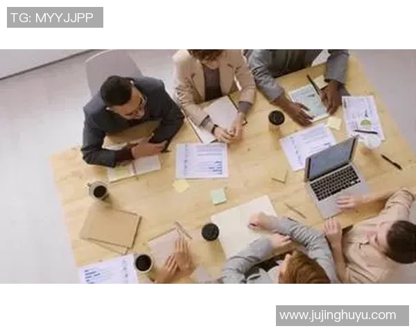 足球明星握手瞬间精彩集锦视频素材分享让你感受球场魅力与友谊的力量